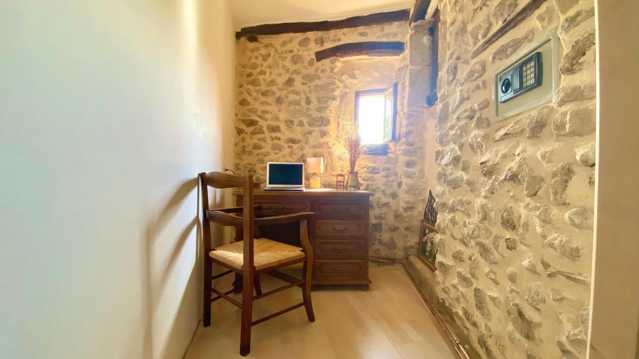 La Joannassiene, Maison Ardechoise De Caractere Luaran gambar